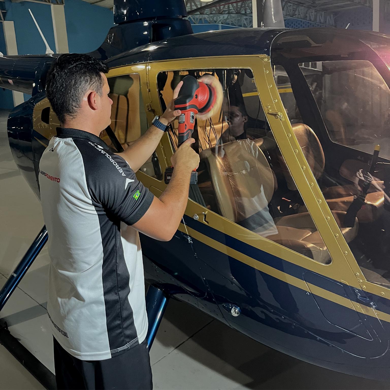 Polimento de Para-brisa em Plexiglass